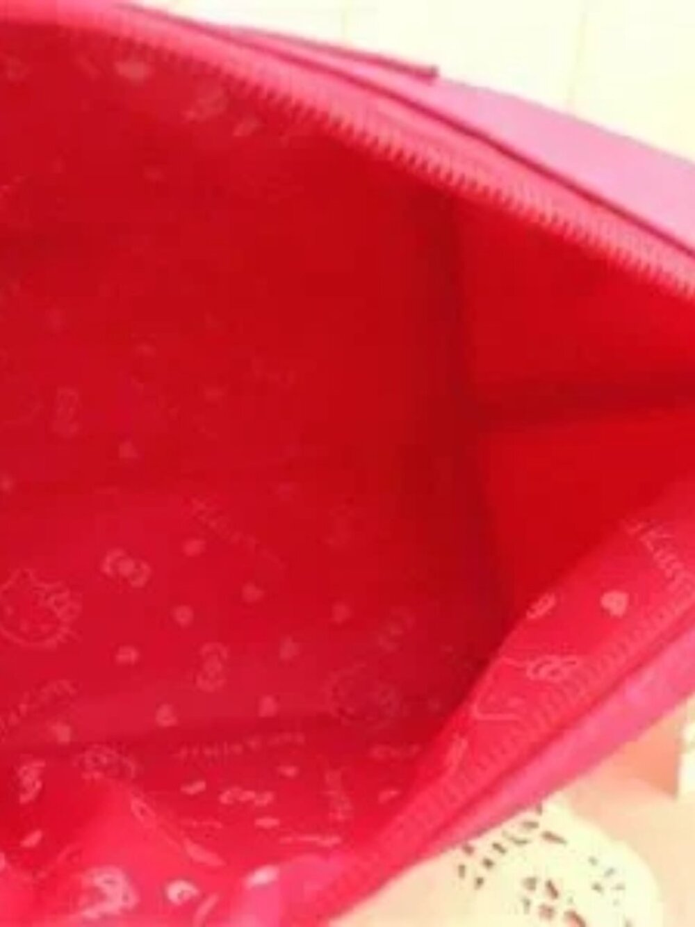 Hello Kitty MAKEUP BAG - Picture 3 of 5